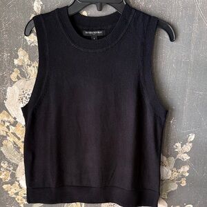 Banana Republic black sleeveless sweater shell for layering - classic top